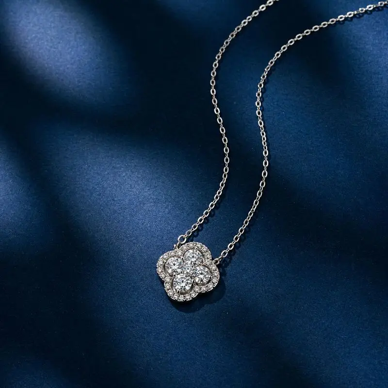 Luxurious Platinum Pt950 Four-Leaf Clover Moissanite Necklace For Women, Featuring Sparkling Crystals Chain Pendant Gift