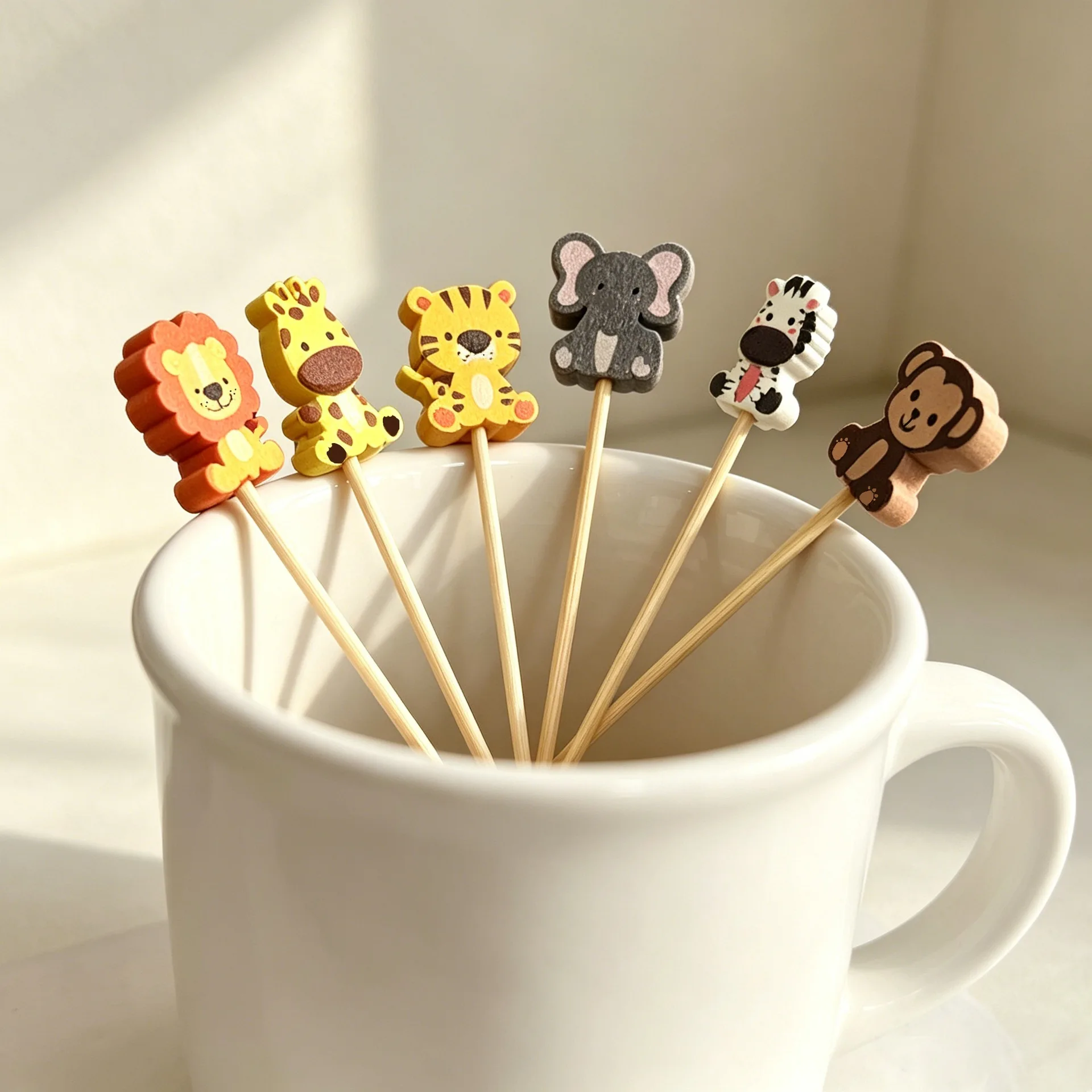 100Pcs/Bag Cartoon Forest Animal Theme Fruit Dessert Sticks Cupcake Buffet Cocktail Bamboo Pick for Kids Birthday Party Decor