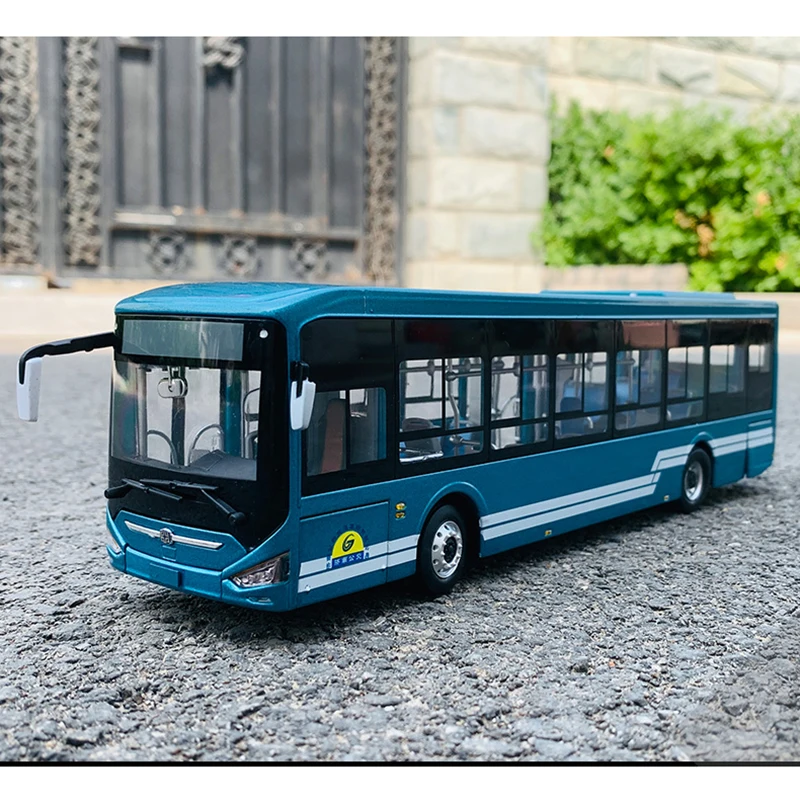 

Diecast 1:42 Scale LCK6126 Alloy Zhongtong Bus Model Desktop decoration Unique gift Static display Collectibles toys