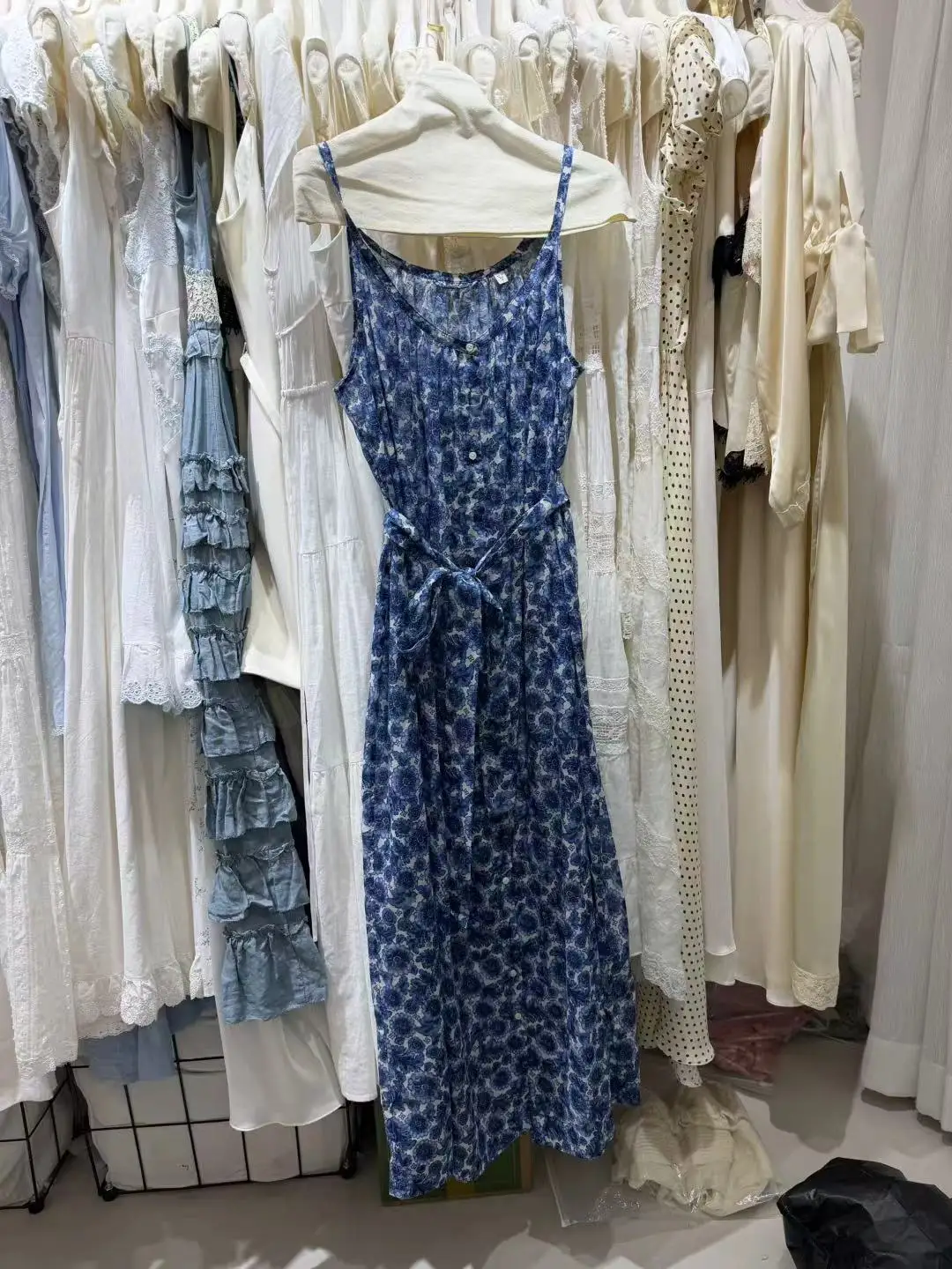 

2026 Women Blue Flower Print Sling Robe Single Breasted U-Neck Sleeveless Lace-up High Waist Casual Midi Dress