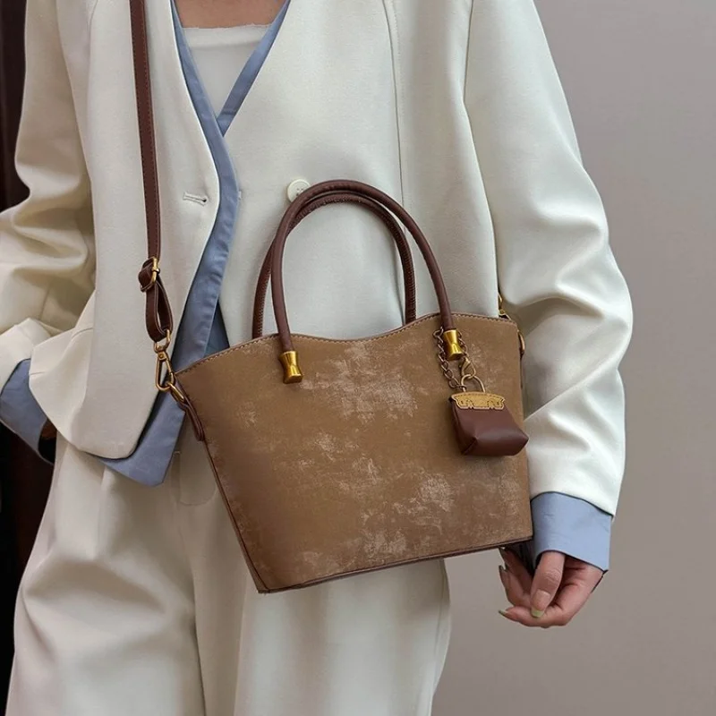 

Модная женская сумка через плечо из искусственной кожи из дышащей ткани с магнитным карманом и пряжкой на ремне, легкая универсальная пригородная сумка ​