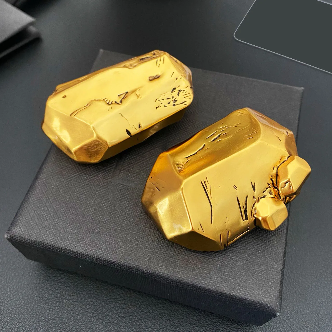 

New Jewelry & Accessories Retro Style 3D Relief Geometric Irregular Ear Clip Earrings For Women's Parties & Gifts