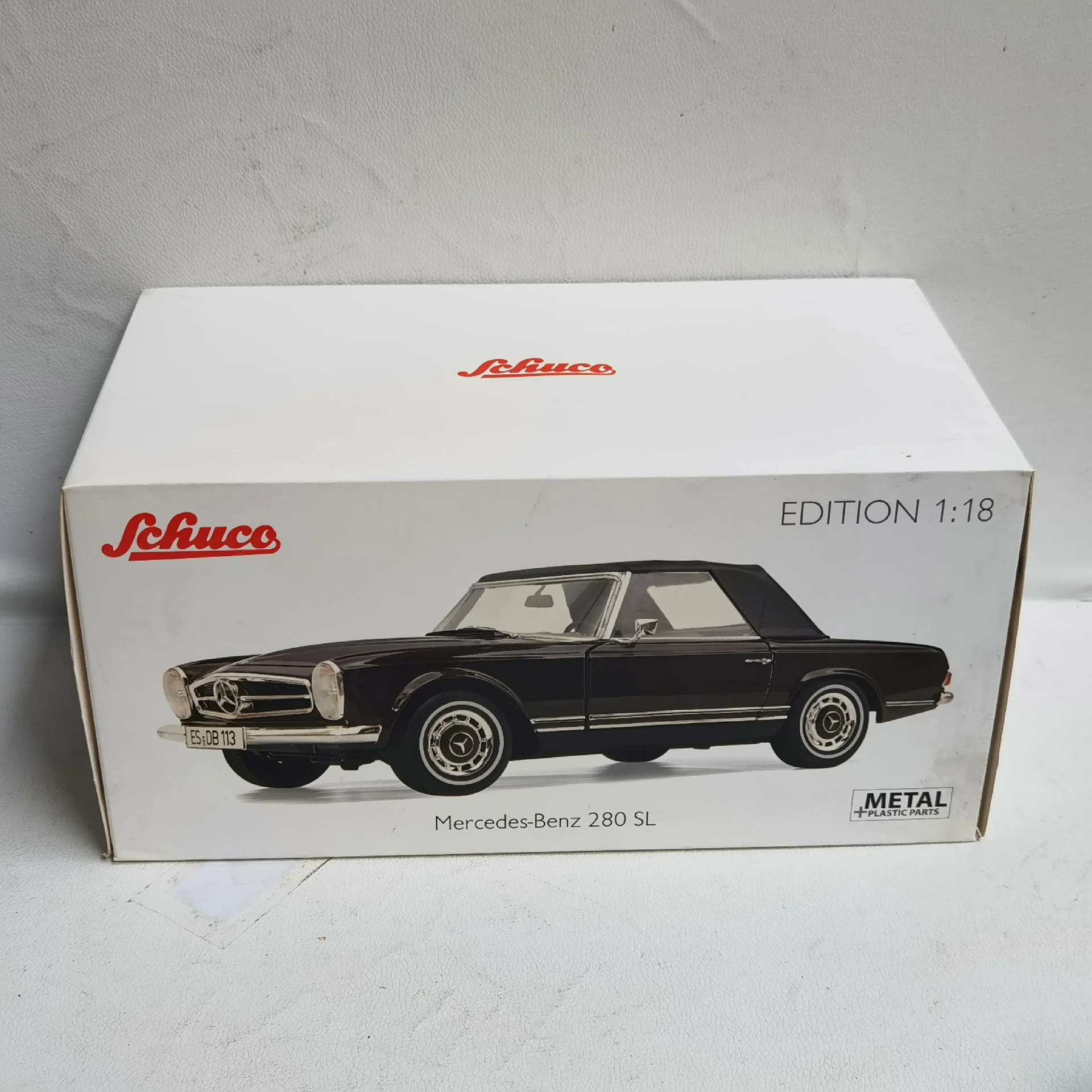 

Flaws Diecast SCHUCO 1/18 Scale BENZ 280 SL N3M7 Alloy Car Model Collectible Toy Gift Souvenir Display Ornament