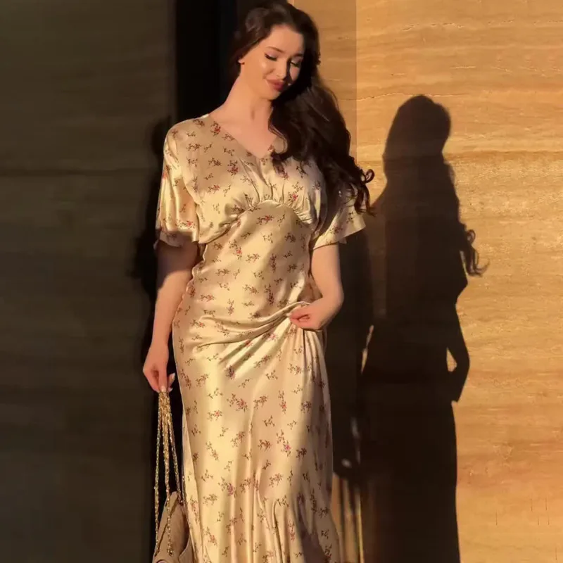 فستان ماكسي أنيق مطبوع عليه زهور شلال للنساء 2025 جديد أنيق بياقة على شكل V طيات الثدي بلون الشمبانيا الأسود ملابس نسائية أنيقة