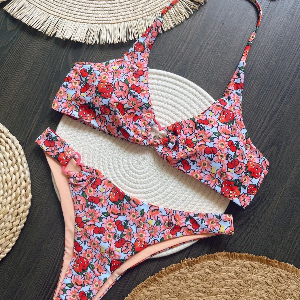 2025 Hot Style Love Strawberry Print Bikini Suit with Straps European and American Fashion