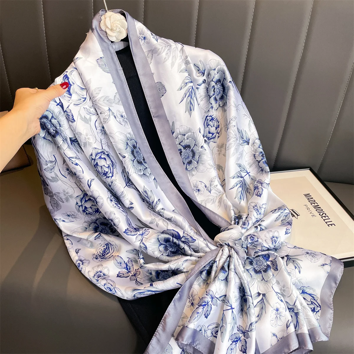 Luxury Brand Scarf Spring Summer Women Beach Sunscreen Fashion Party Shawl China Quality Silk Lady Popular Print Scarves Hijab