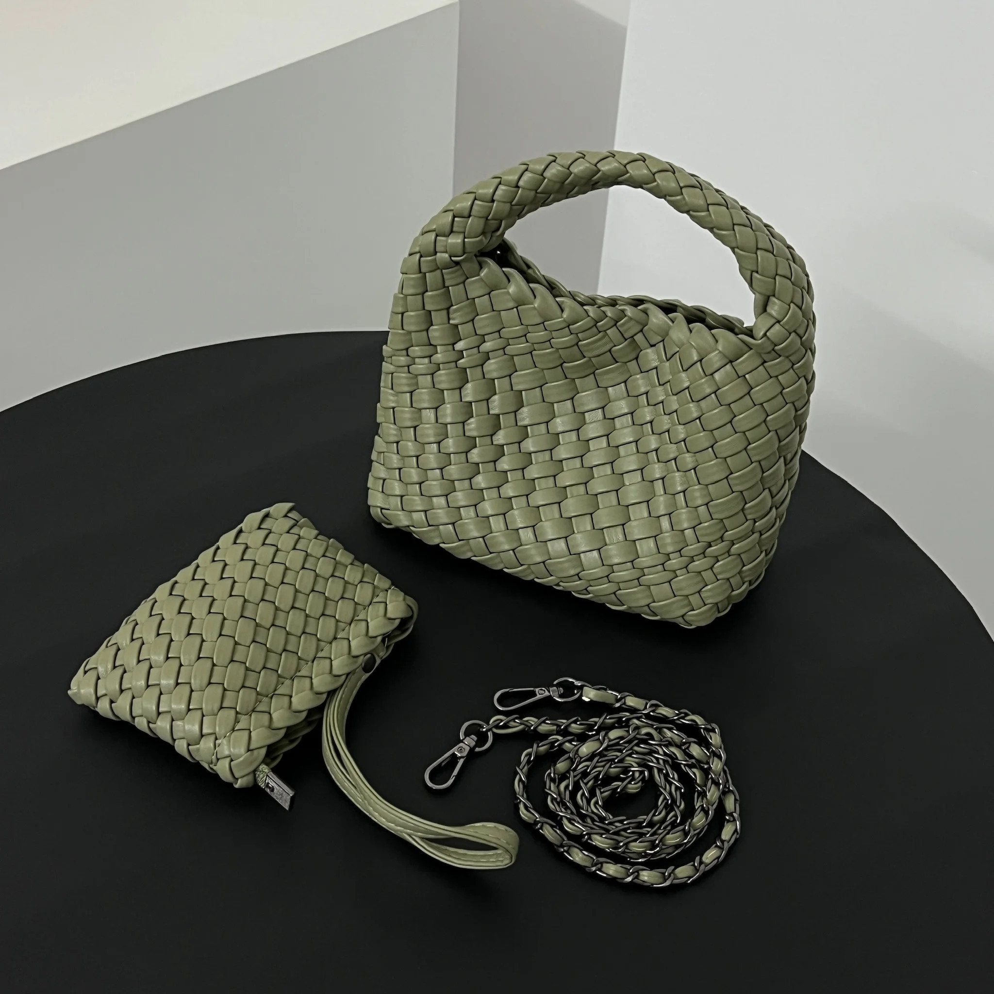 

2025 Mini Women's Crossbody Handbag Fashion Hand-woven Small Size Woven Tote Bag for Women