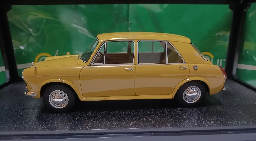 Cult 1:18 For Austin Morris 1100 1969 Simulation Limited Edition Resin Metal Static Car Model Toy Gift