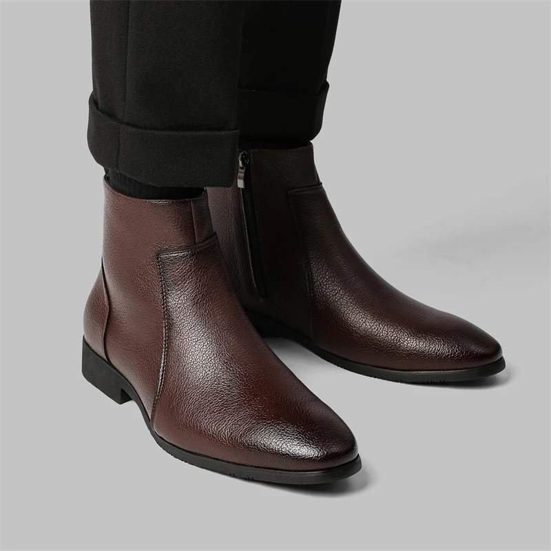 Botas de cuero suave ajustadas simples para hombre, botas cortas con cremallera lateral para oficina y negocios, Retro, a la moda, novedad de Otoño de 2024