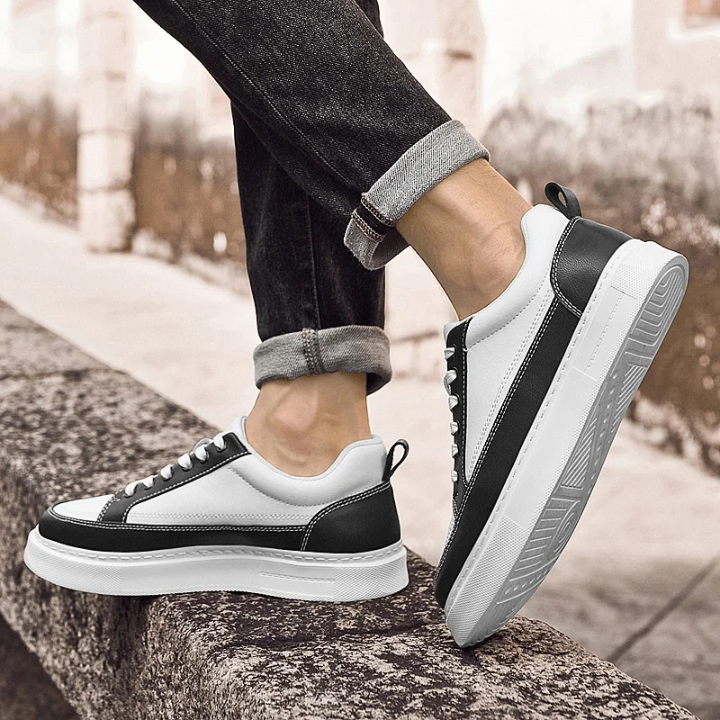 

Breathable New Male Sports Shoes Men Flat Casual Walking Shoes Lightweight Male Comfortable Sneakers Lace-up Sneaker