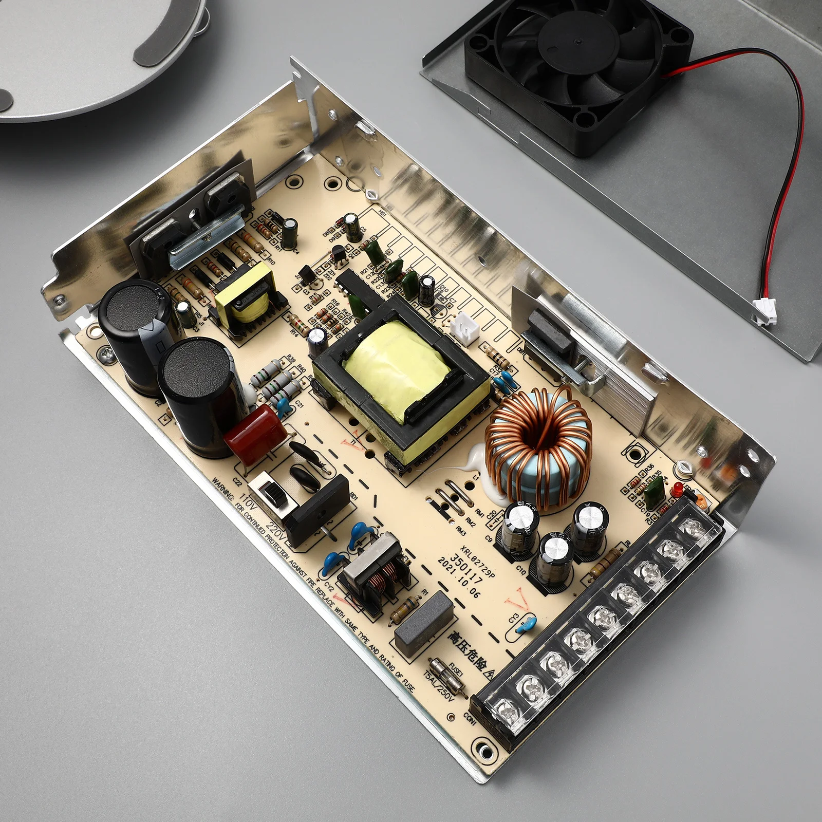 Alimentatore switching Driver LED Materiale ferro Durevole Compatto Monitoraggio Alimentatore Multi-Protezione Sovraccarico Cortocircuito