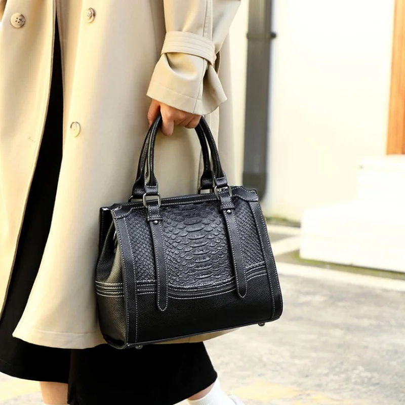 

Stylish Women's Leather Crossbody Bag With Adjustable Strap By Famous Designer For Ladies Fashion Handbag