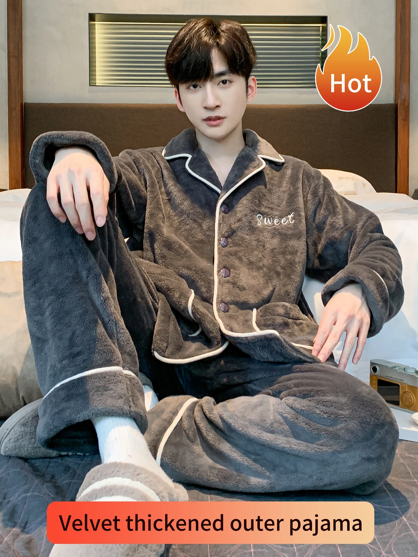 

Men's sleepwear with flannel and thickened warm coral fleece for autumn and winter 2025 new home suit set can be worn externally