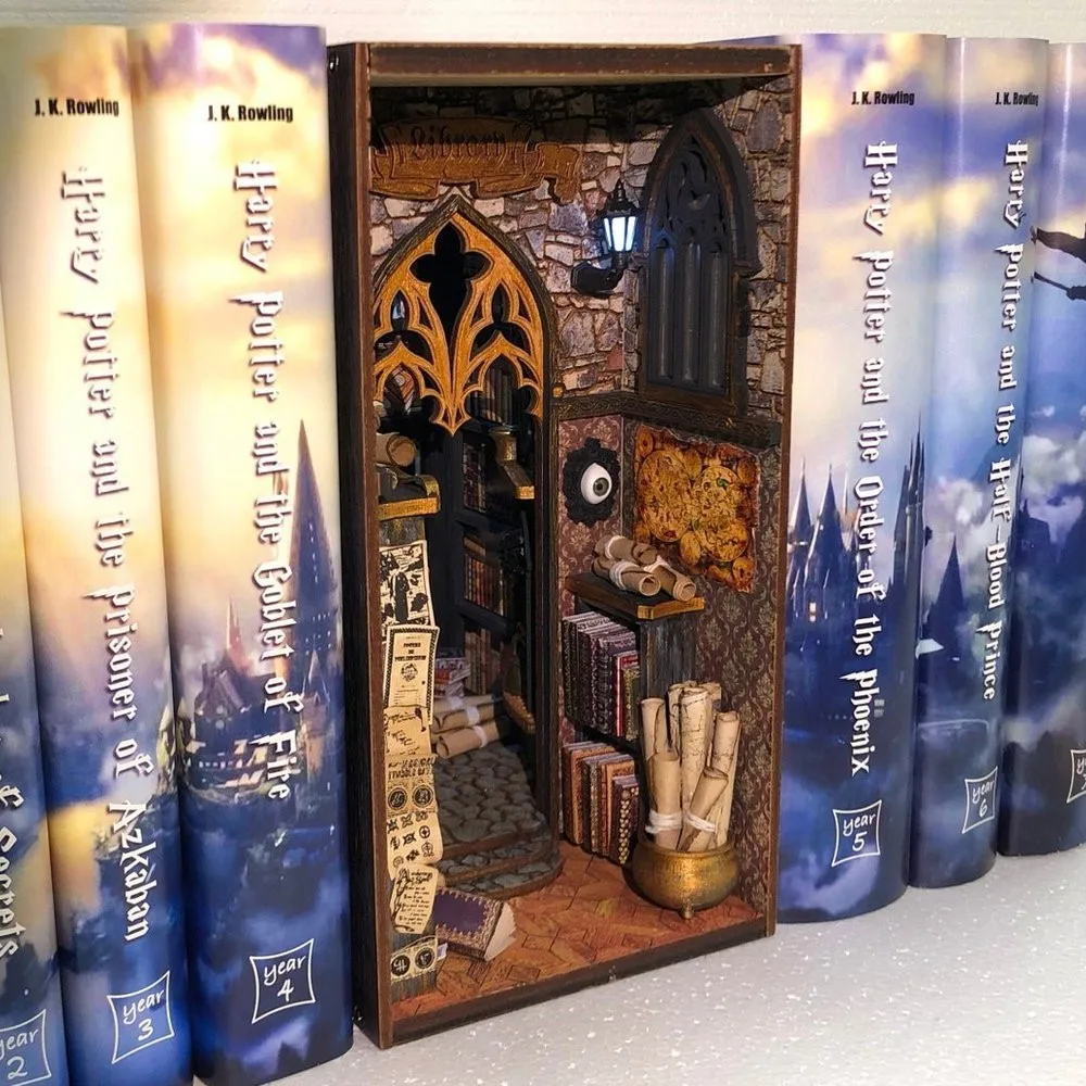 Inserted Fairy Tale Fantasy Wizard Library Medieval Western Mirror Study Office Desk Wooden Decoration Book Stand Gifts