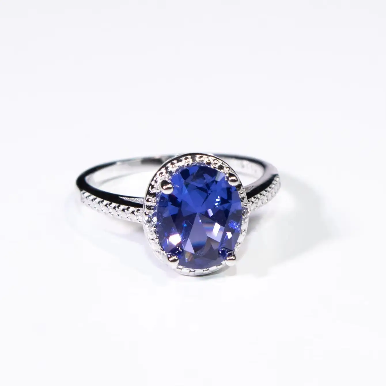 

Nano Tanzanite Rings Oval 10*8mm Ring Prong Setting Paved Full Diamond for Woman