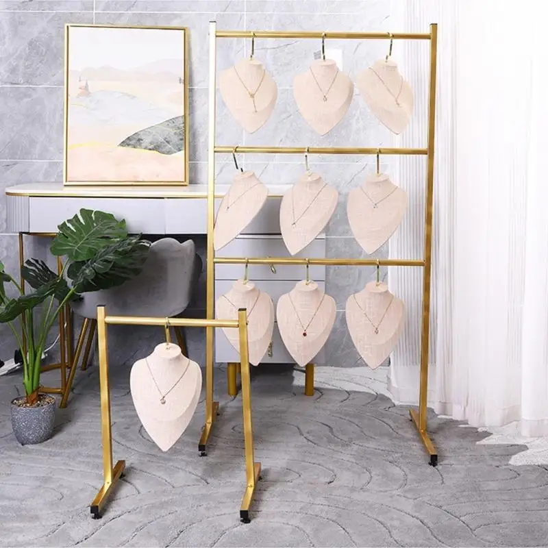Elegant Designs Accessory Holder and Garment Hanger Versatile Storage Solution Portable for Fashion Enthusiasts
