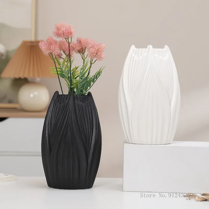 Nordic Light Luxury Ceramic Creative Vase, Black and White, Living Room, Restaurant Table Art Decoration Flower Arrangement, 1Pc