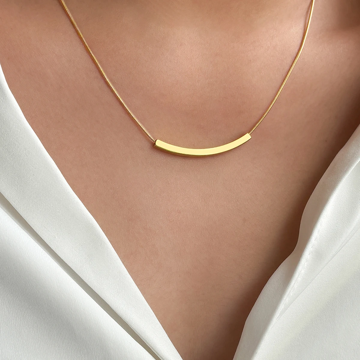 DOTIFI Stainless Steel Simple Long Arc Pendant Necklace Female Geometric Smile Fashion Commuter Collarbone Chain Jewelry Gifts