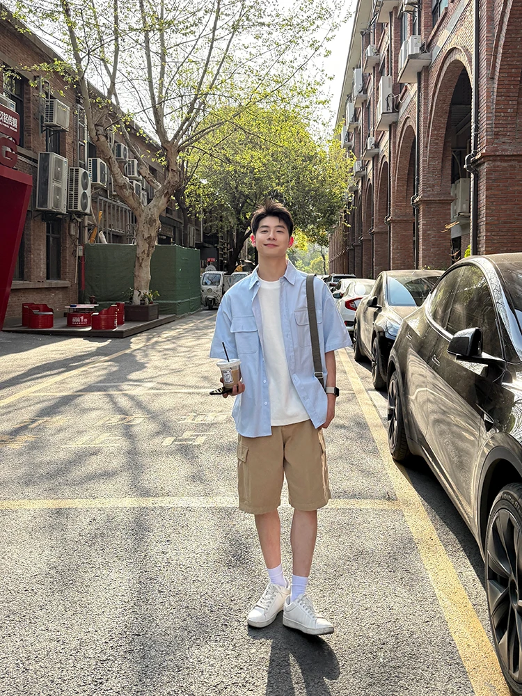 

Синяя повседневная свободная рубашка с коротким рукавом и воротником, летняя универсальная мужская модная верхняя одежда, идеально подходит для повседневной носки и для пар.