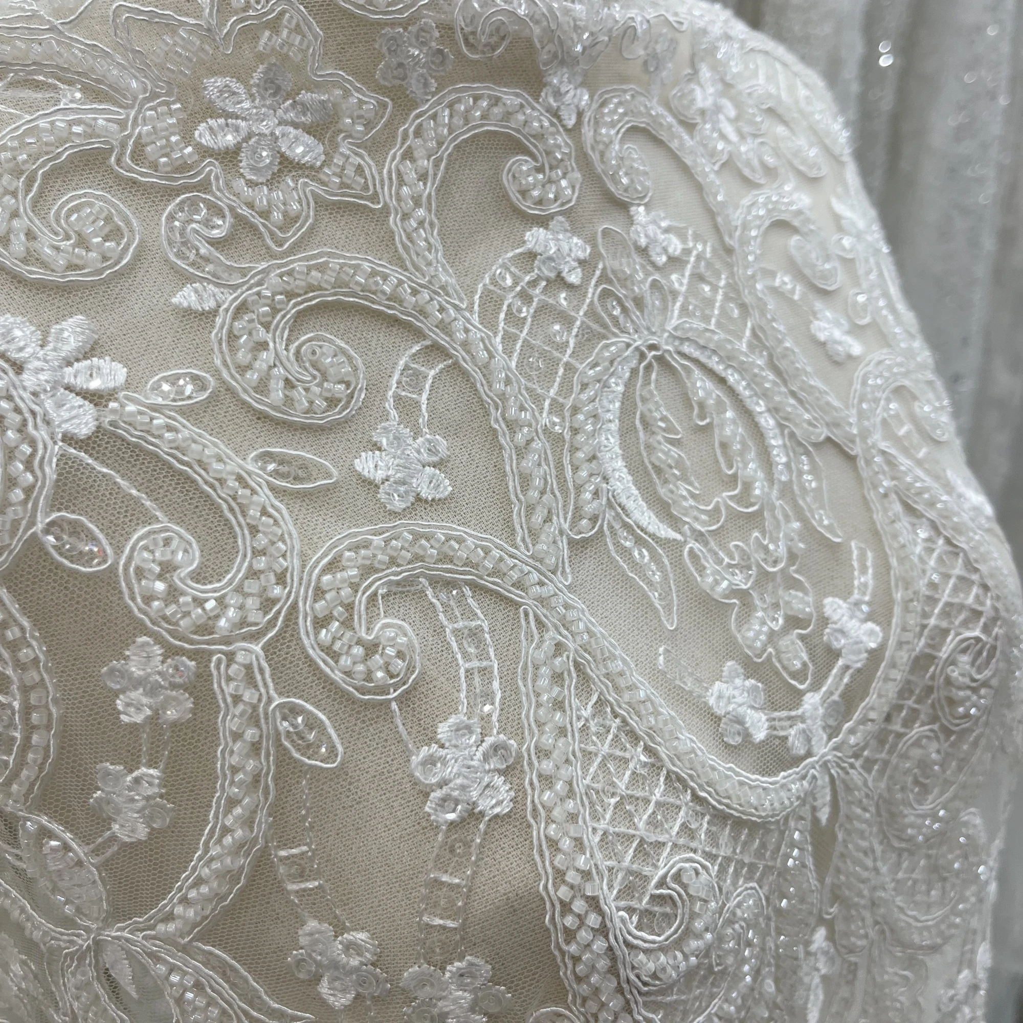 Three-Dimensional Feeling Beads Sequins Tulle Embroidery Lace Fabric Suitable For Private Customized Clothing Design