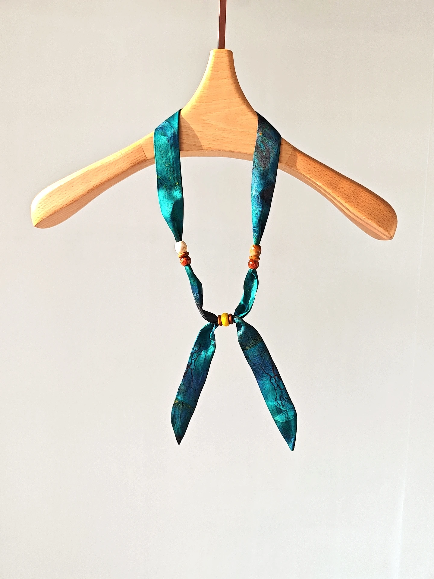 シルクスカーフショルダーラップ薄型モデル女性用新2026夏季節装飾植物花柄エスニックスタイルネックウォーマー