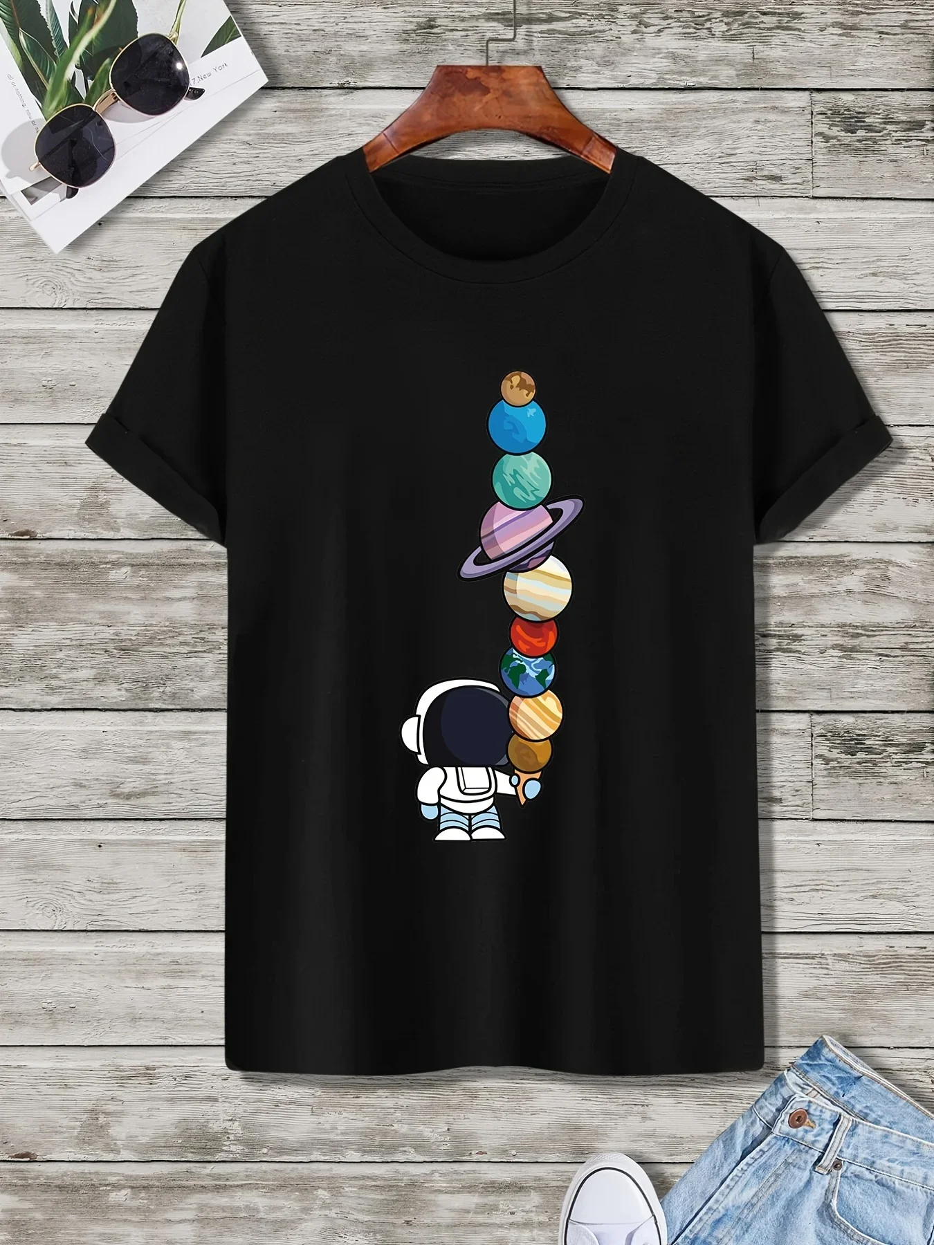 

Men's Cartoon Polyester Astronaut And Planet Print Tee Best Sellers