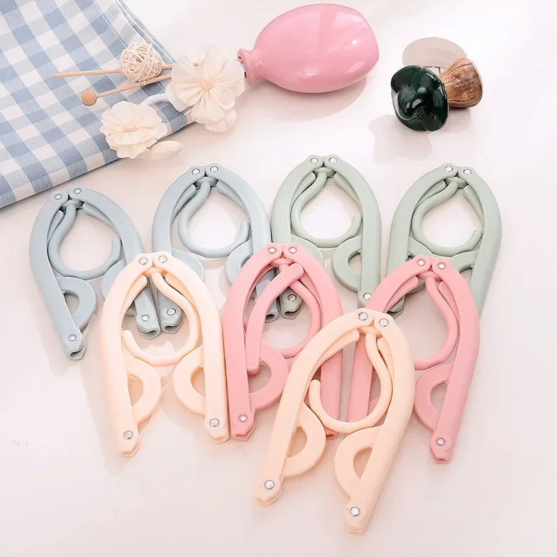 Multifunctional Plastic Foldable Clothes Hanger Travel Space Saving Simple Clothes Support Creative Portable Clothes Hanger