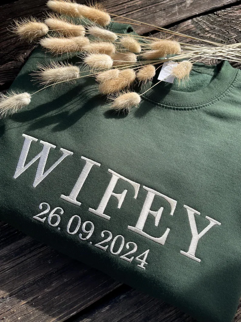 Custom Wifey and Hubby Embroidered Valentine Sweatshirt Matching Couples Jumper Mrs and Mrs Girlfriend Gift Unisex Wedding Gift