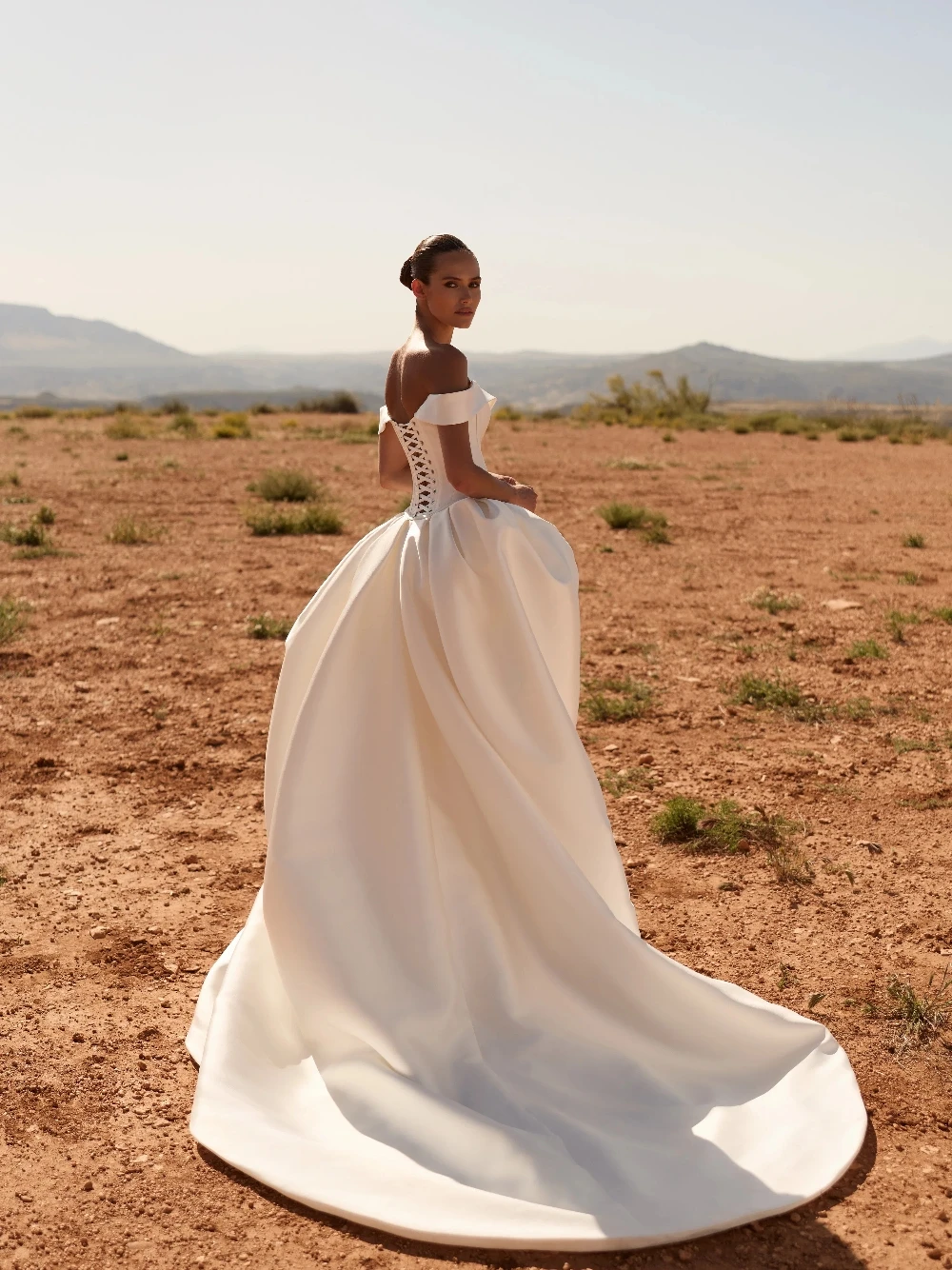 Luxury Satin 2 in 1 Wedding Dress Modern Off Shoulder Folded Collar Corset Bodice Detachable Puffy Skirt Customized Bridal Gown