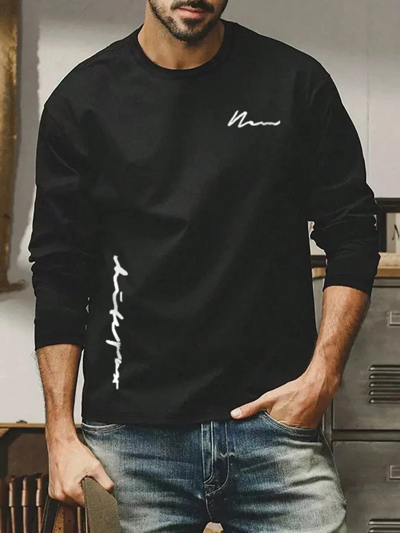 Das neue Herren-Langarm-T-Shirt für Frühling und Herbst 2025. ist lässig und bequem mit 3D-Buchstabenmusterdruck