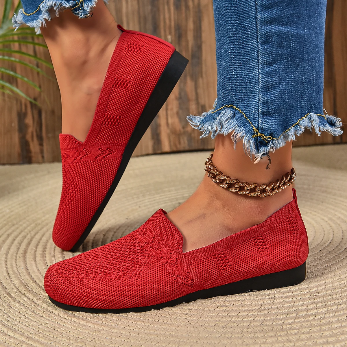 Sepatu pantofel wanita, sneaker Mary Jane bernafas jala padat, kasual Slip-On ringan 2024