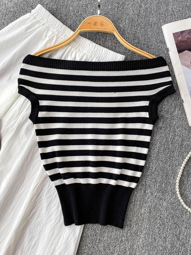 

American Sle Spicy Girl Svel Striped Knitwear T-irt Women's Summer Design Slimming ort Top Ice Silk Material