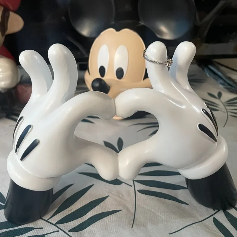 

Aesthetic Hand Figurines Statue Creative Worship Money Resin Sculpture Art Hand Luxury Livingroom Decoration Desk Accessories