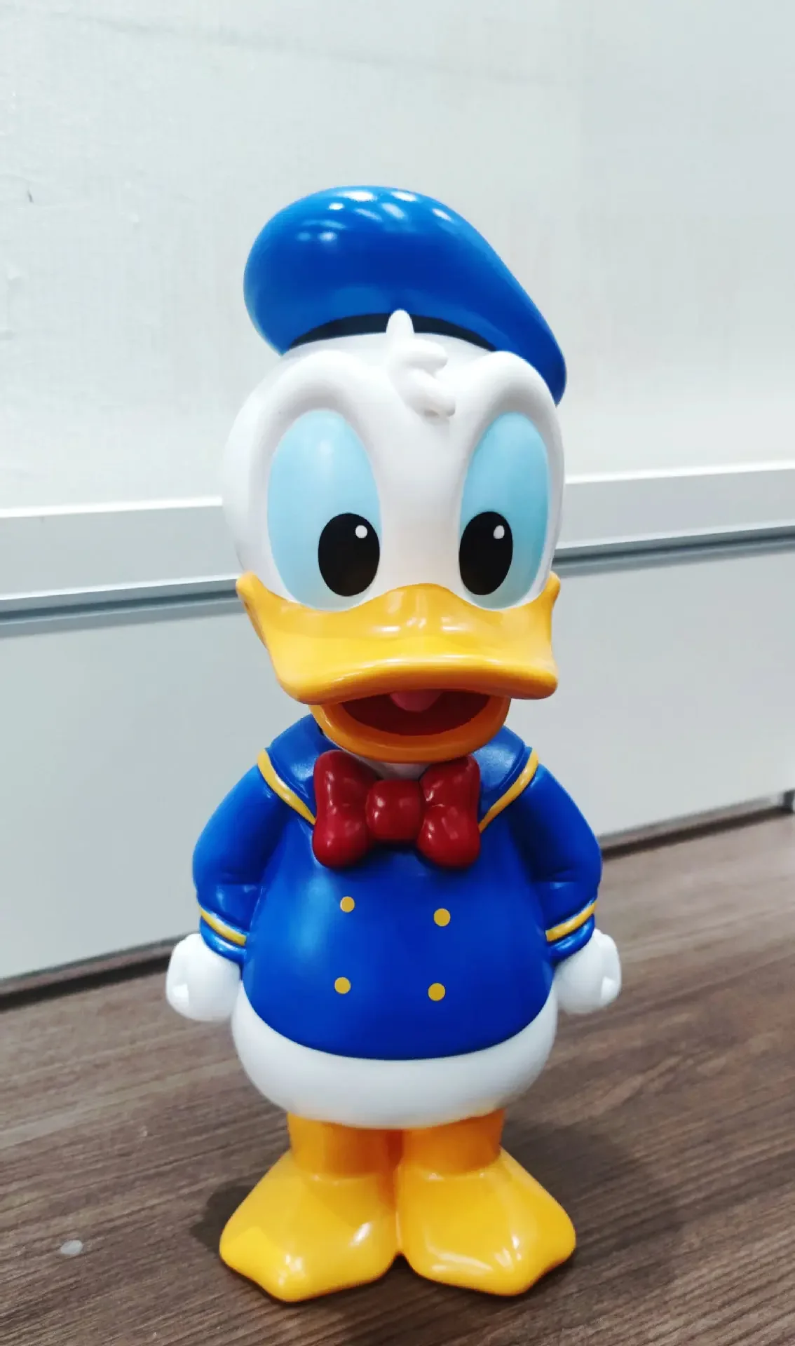 Big Size 40cm Classic characters Donald Duck Action Figure PVC doll statue Collection model Home decorations Ornaments kids gift