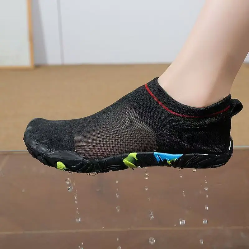 

Men Mesh Slip On Quickly Drying Wading shoes Lovers Soft Sole Breathable Indoor Fitness Yoga Shoes Outdoor Beach Swimming Shoes