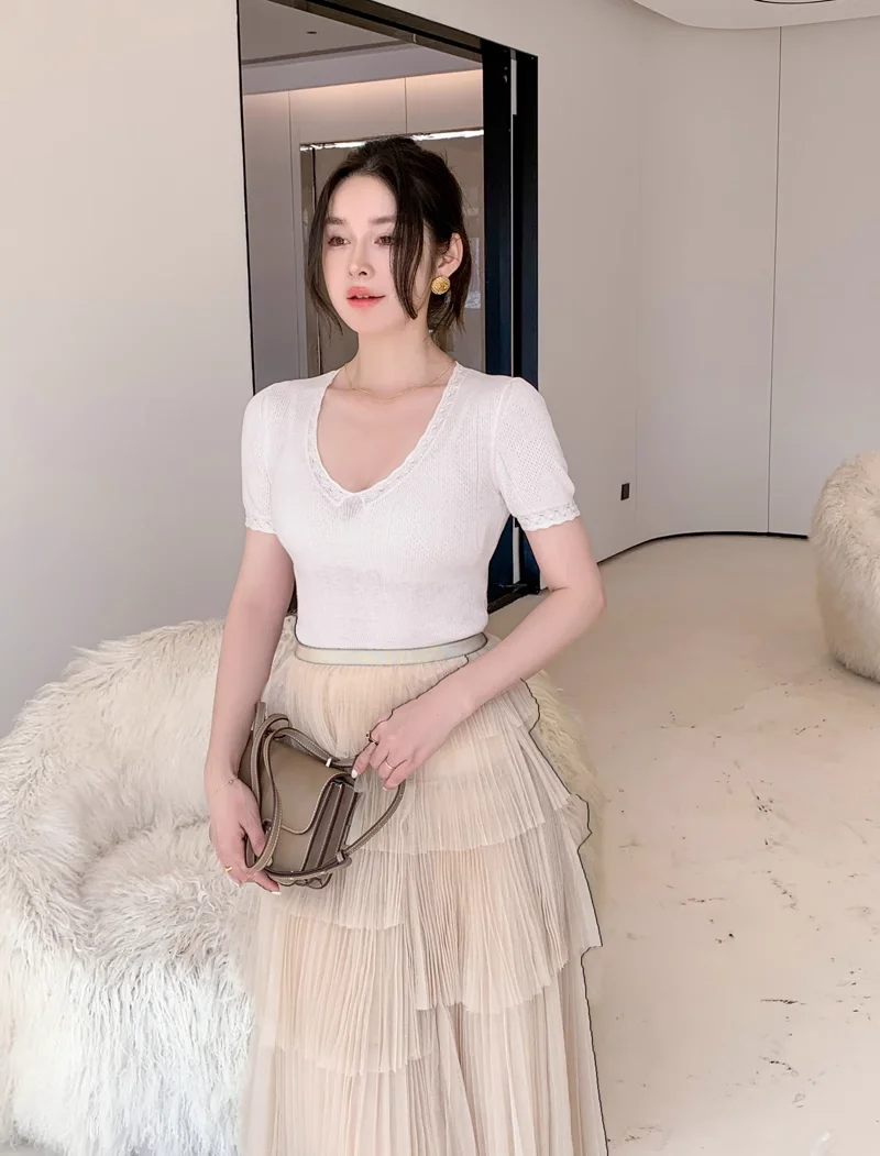 

2025 Summer Knitted White T-Shirt Sexy Ladies Stretch Wool Top Fashion Women's Slim Lace Top