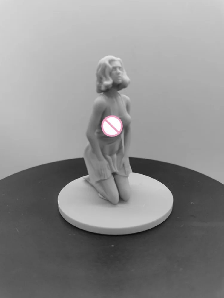 A garota nas mãos do King Kong diy (sem as mãos) Kit de modelo montado em resina em escala 1/24 Brinquedos de escultura desmontados e sem pintura