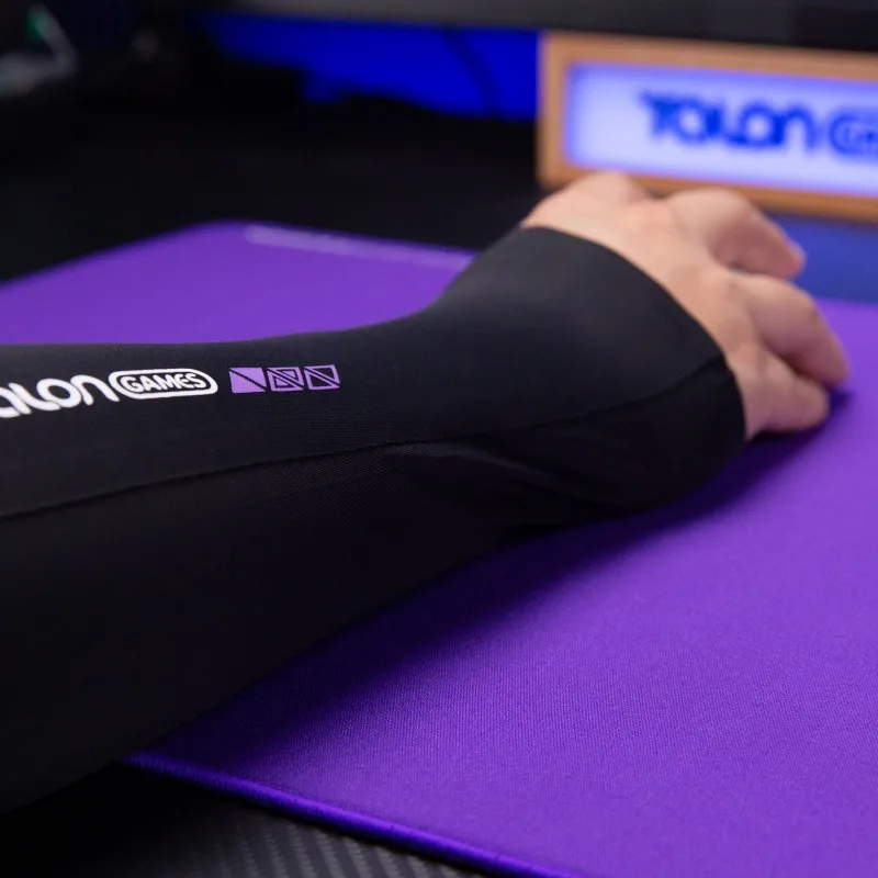 FPS Gaming Ice Sleeves Ice Silk Traceless Resistant Gloves Customized Mouse Pad Wrist Guard E-sports Game Specific Accessories