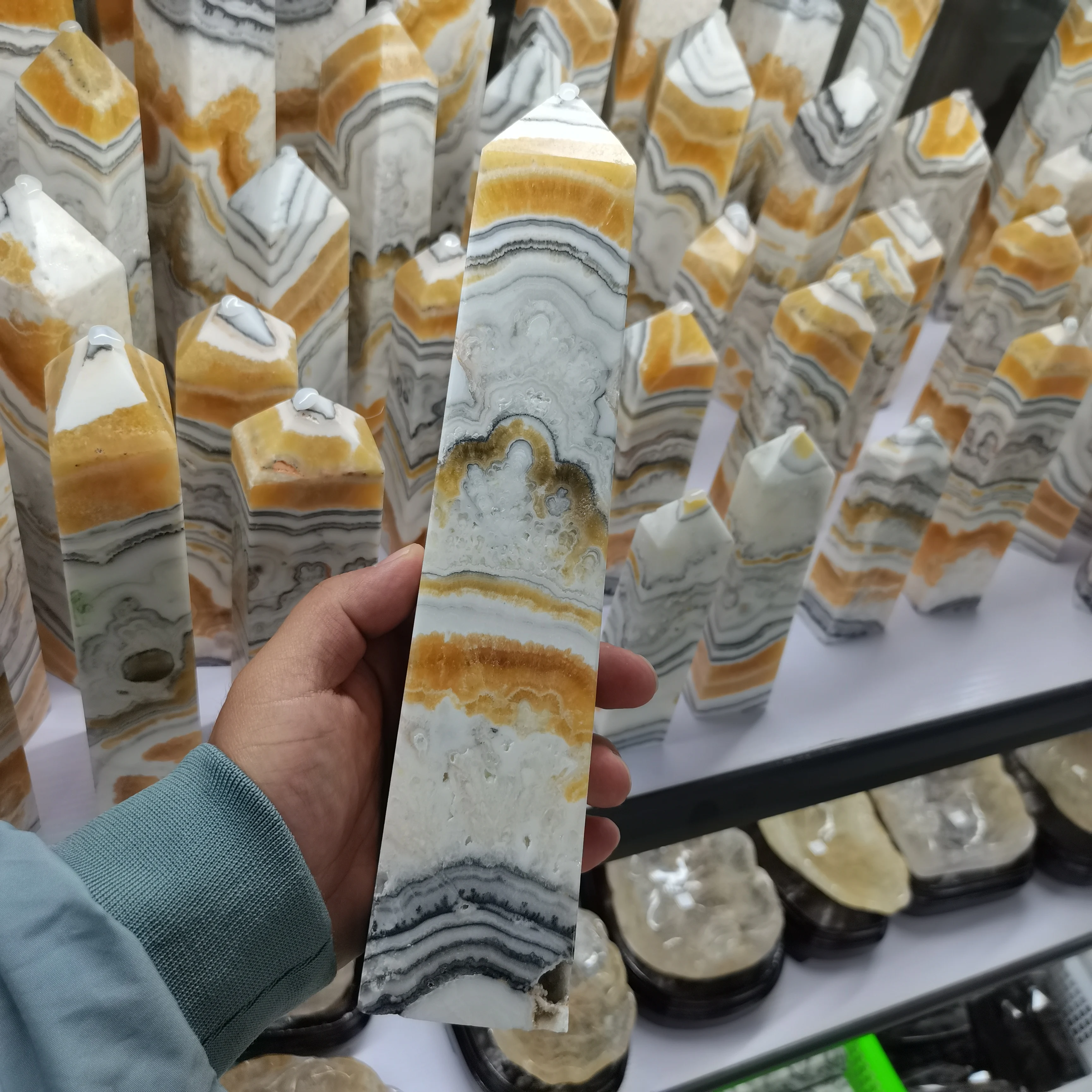 Natural Yellow calcite Four Angl columns single pointed pillar ward off evil spirits colored stone decorative stone desk ornamen