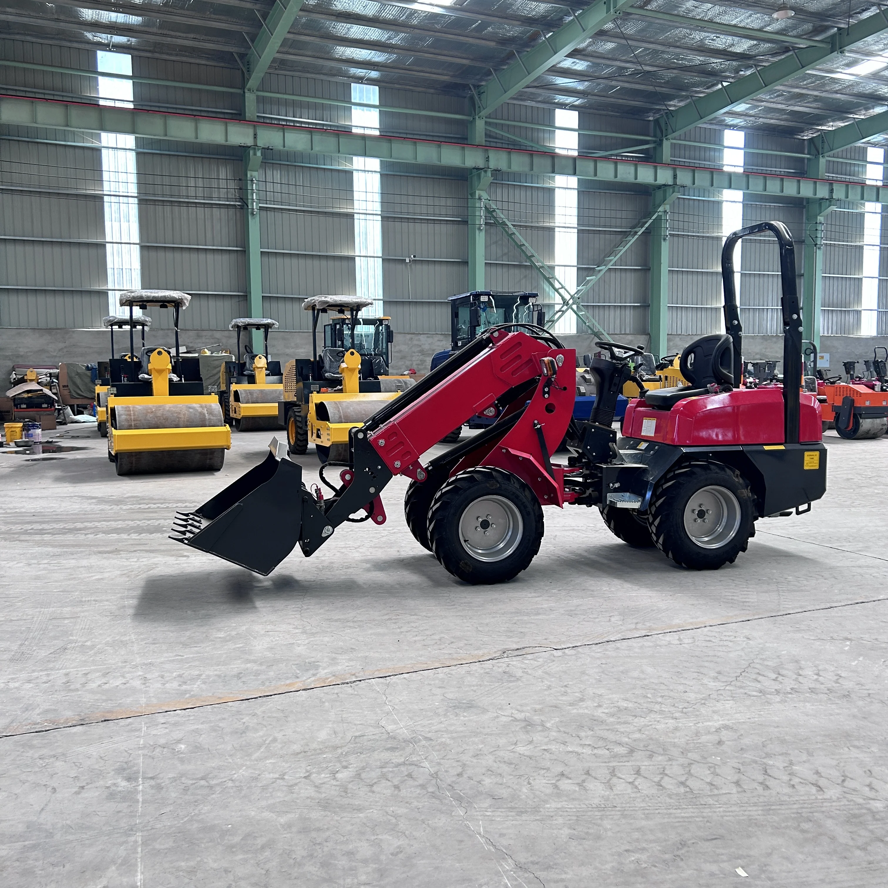 جرافة ذراع تلسكوبية صغيرة متعددة الوظائف، آلات البناء 2.3 طن جرافة ذراع تلسكوبية