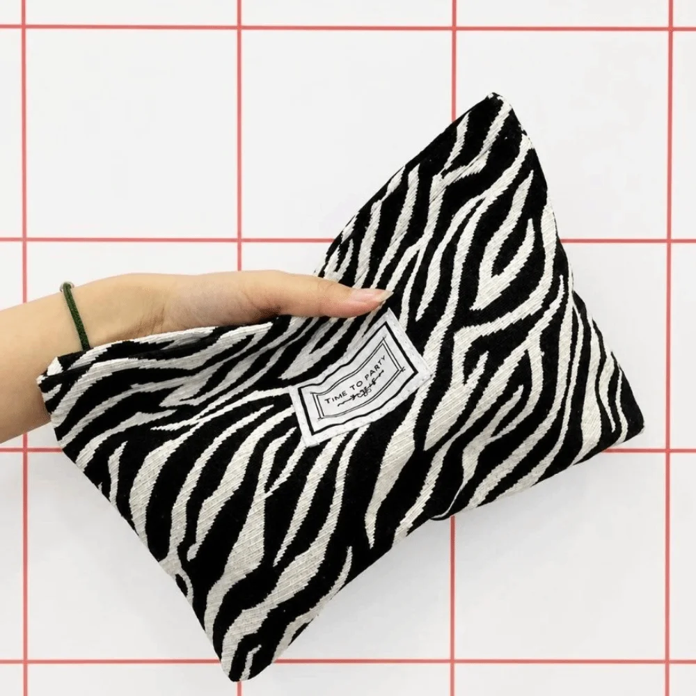 Versatile Portable Cosmetic Bag Large Capacity Thickened Clutch Bag Zebra Leopard Print Makeup Organizer for Women