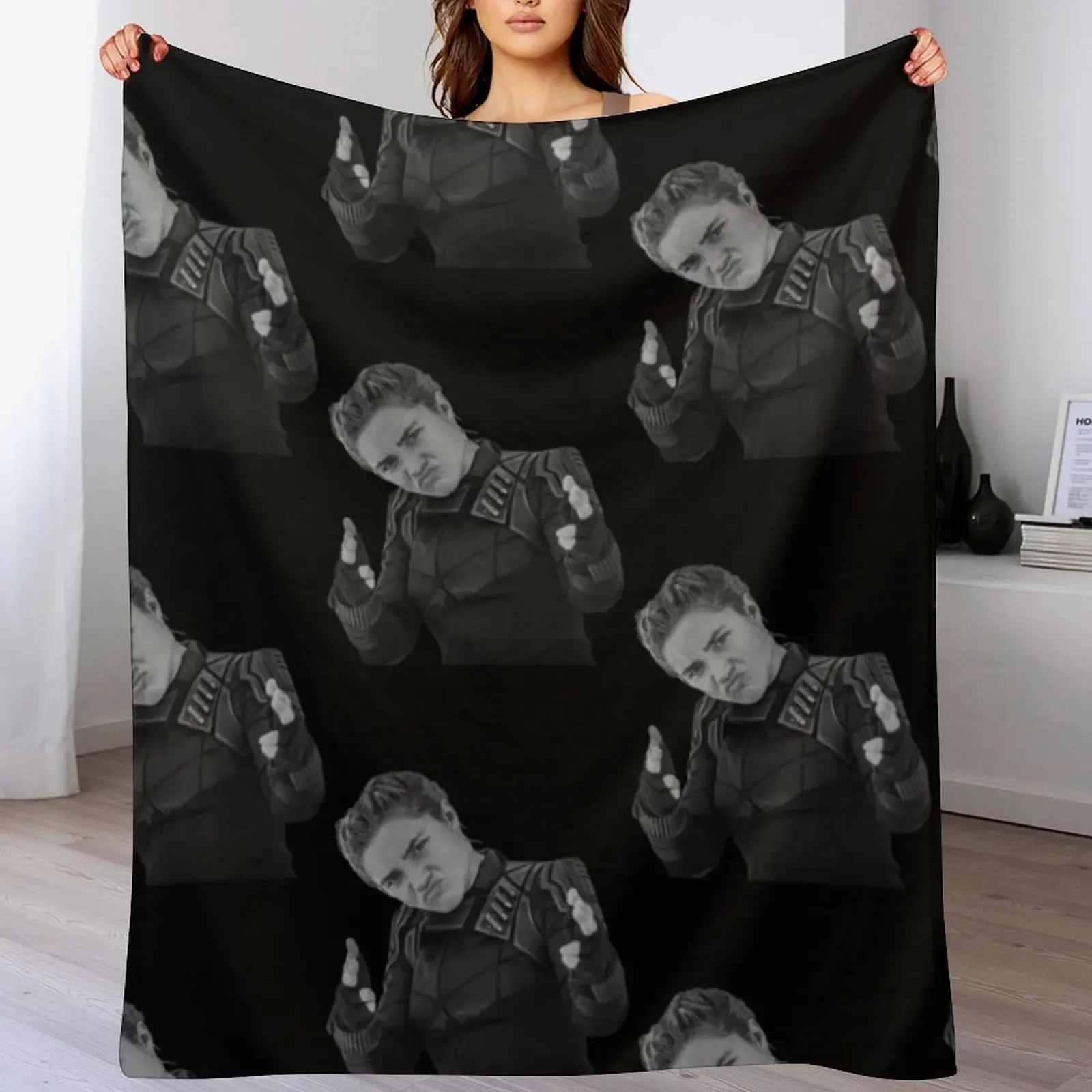 

Florence Pugh Throw Blanket Warm Accent Blanket for Living Room Decoration