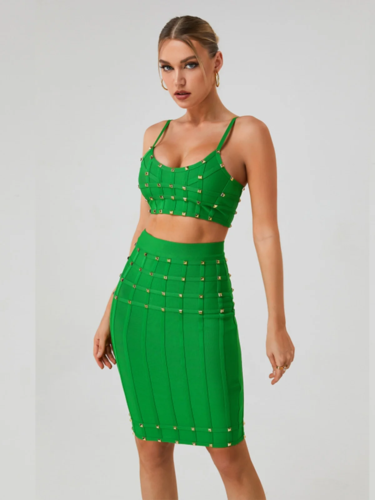 

Сексуальный жилет на бретельках, комплект с юбкой и заклепками, вечернее платье, высококачественный комплект из двух предметов для женщин, модная спецодежда