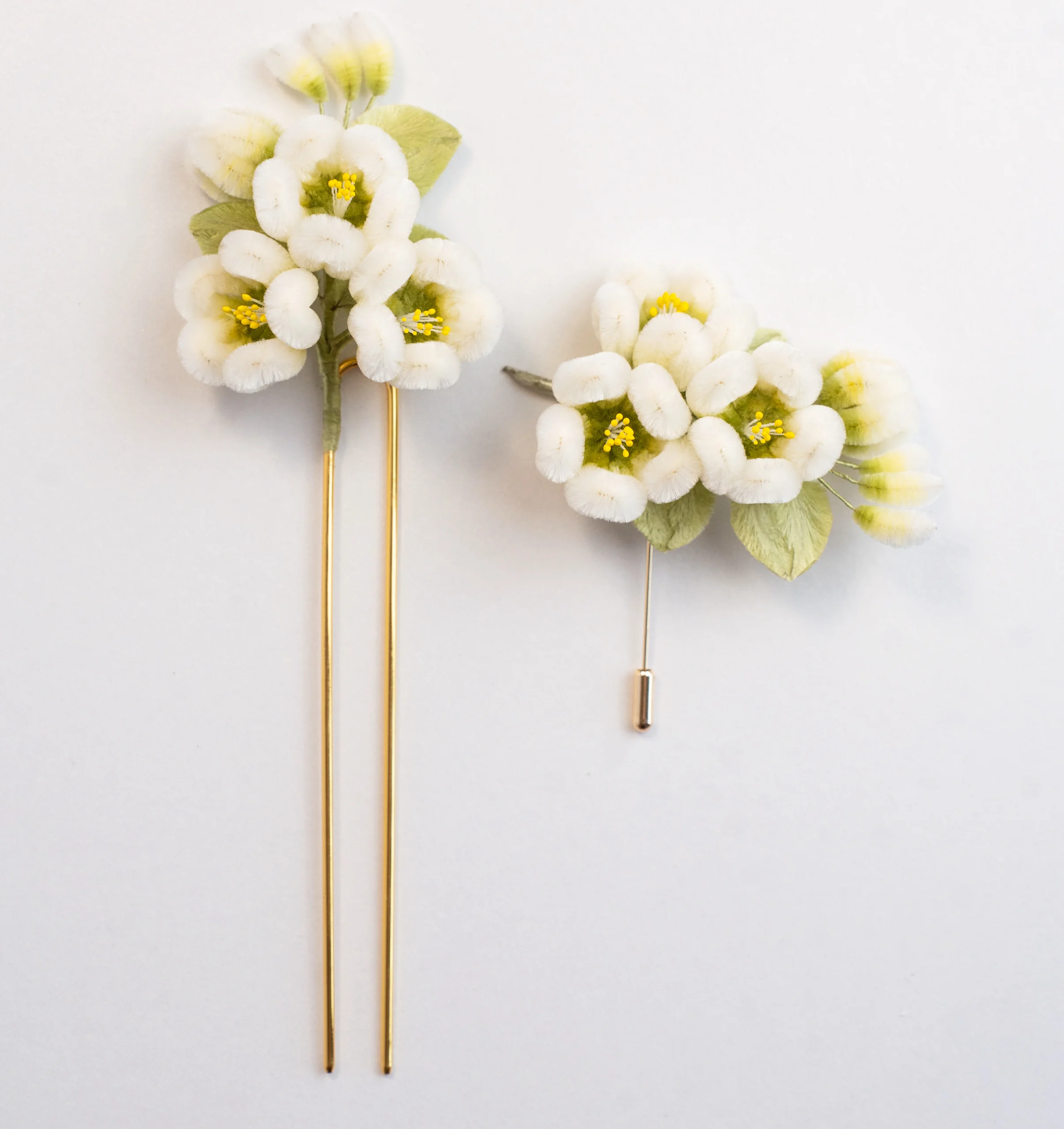 

Оригинальный дизайн: шелковая бархатная заколка-цветок с жасмином для повседневного использования и в качестве сувенира для путешествий