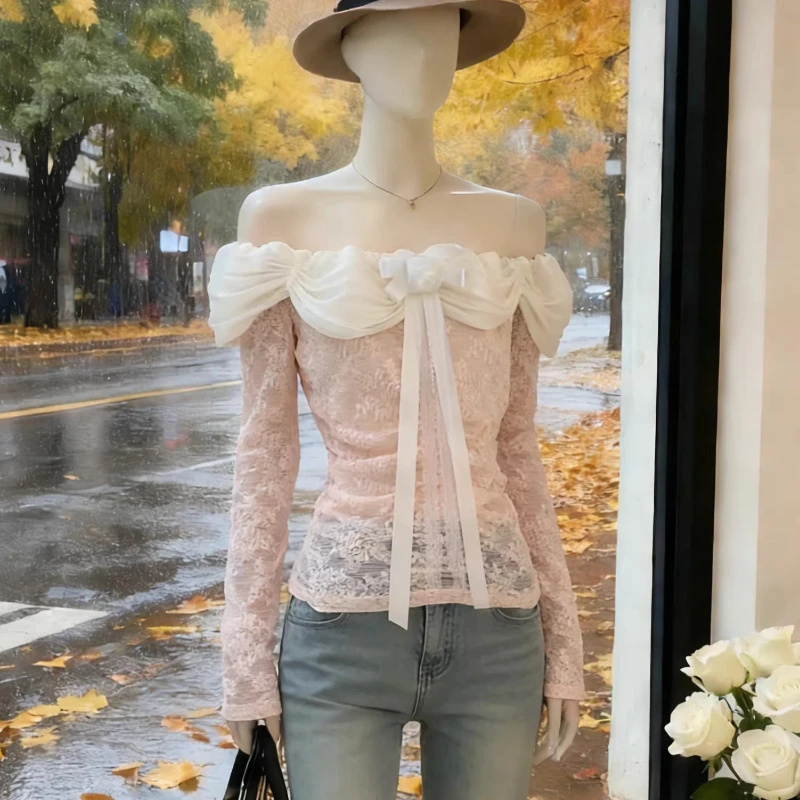 Frans ontwerp sexy off-shoulder kant-splicing damestop 2026 lente herfst nieuw strik afslankend jeugdig zacht T-shirt dames