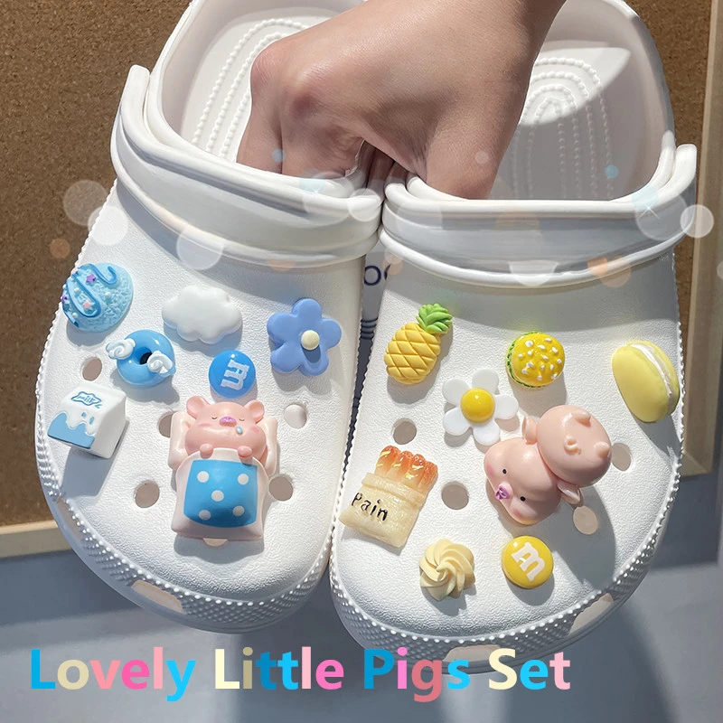 

Lovely Little Pigs Set Croc Charms Pack Ins Popular Decoration Cute Accessories Trendy Adornment for Clogs Sandals Kids Gifts