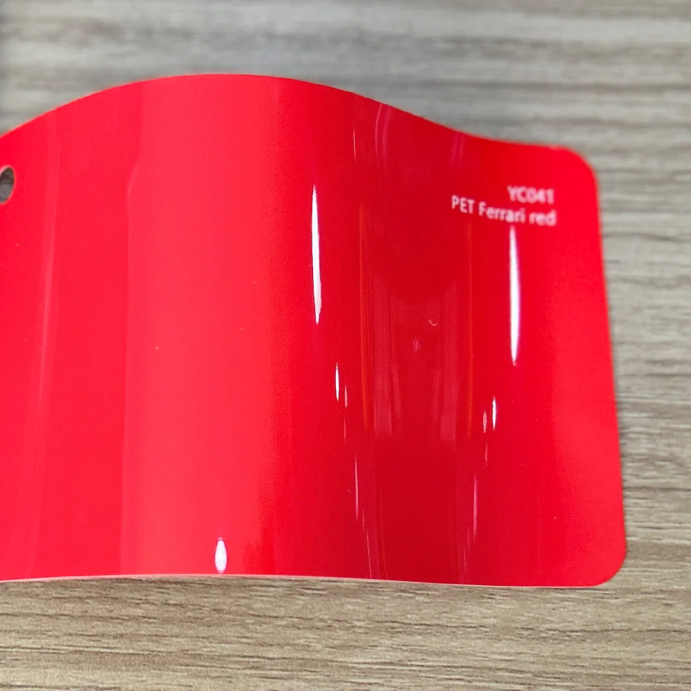 自己修復性のある赤色の光沢のあるメタリックPVCカービニールラップロール、車両ラッピングフィルムカラーPPF（車体全体用）