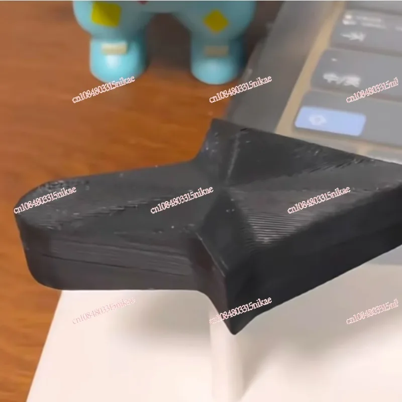 accessoires-magiques-en-gros-plan--jouets-de-farces-creatifs-avec-technologie-cool-gadget