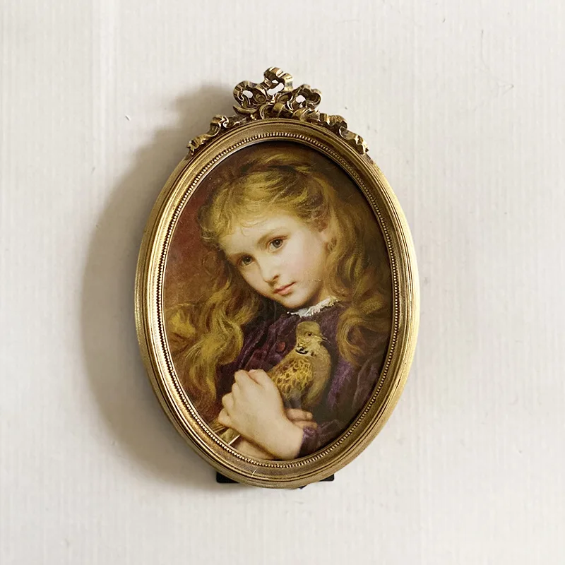 European-style Retro Elliptical Relief Photo Frame, Resin Picture Frame, Wall-mounted Decoration, Living Room, Bedroom, Entrance
