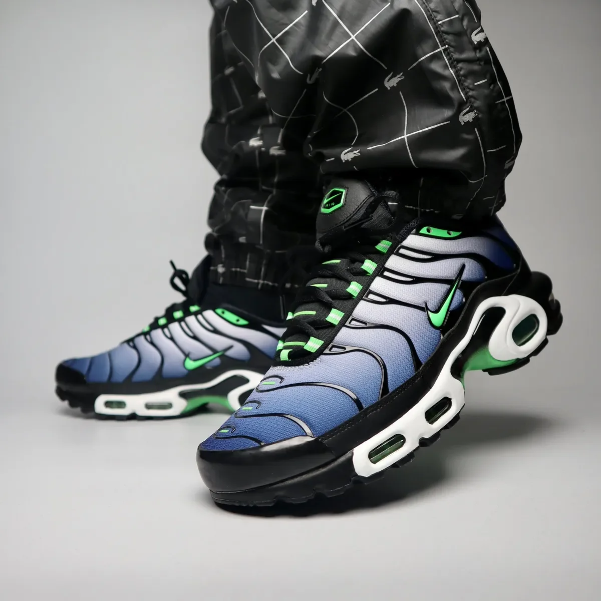 Nike Air Max Plus TN Icons Deep Royal Green Men Trendy Cyber Techwear Style Tuned Air Cushioning Running Shoes DX4326-001
